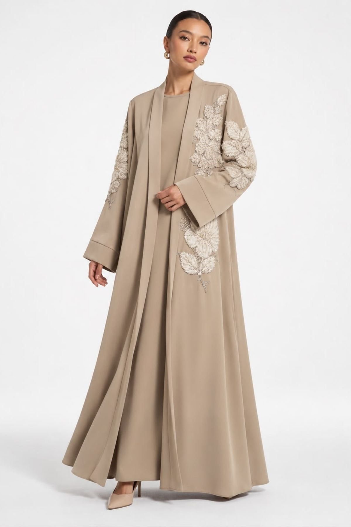 Kabartma Çiçek Desenli Şık Abaya
