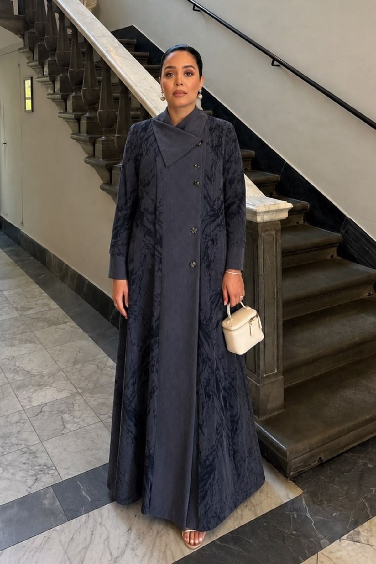 Lacivert Duruş Desenli Abaya