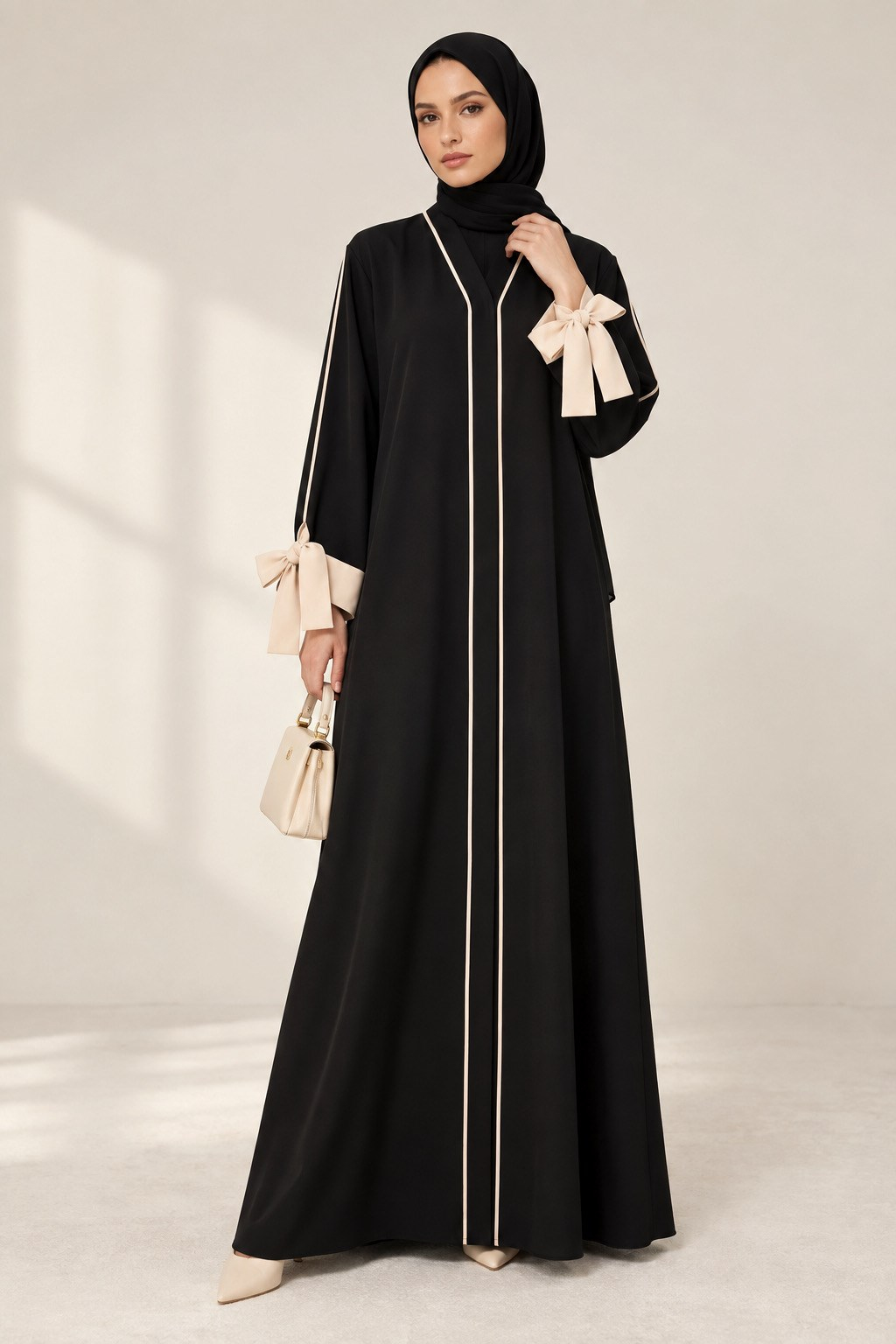 Liora Dubai İpeği Biyeli Fiyonklu Abaya