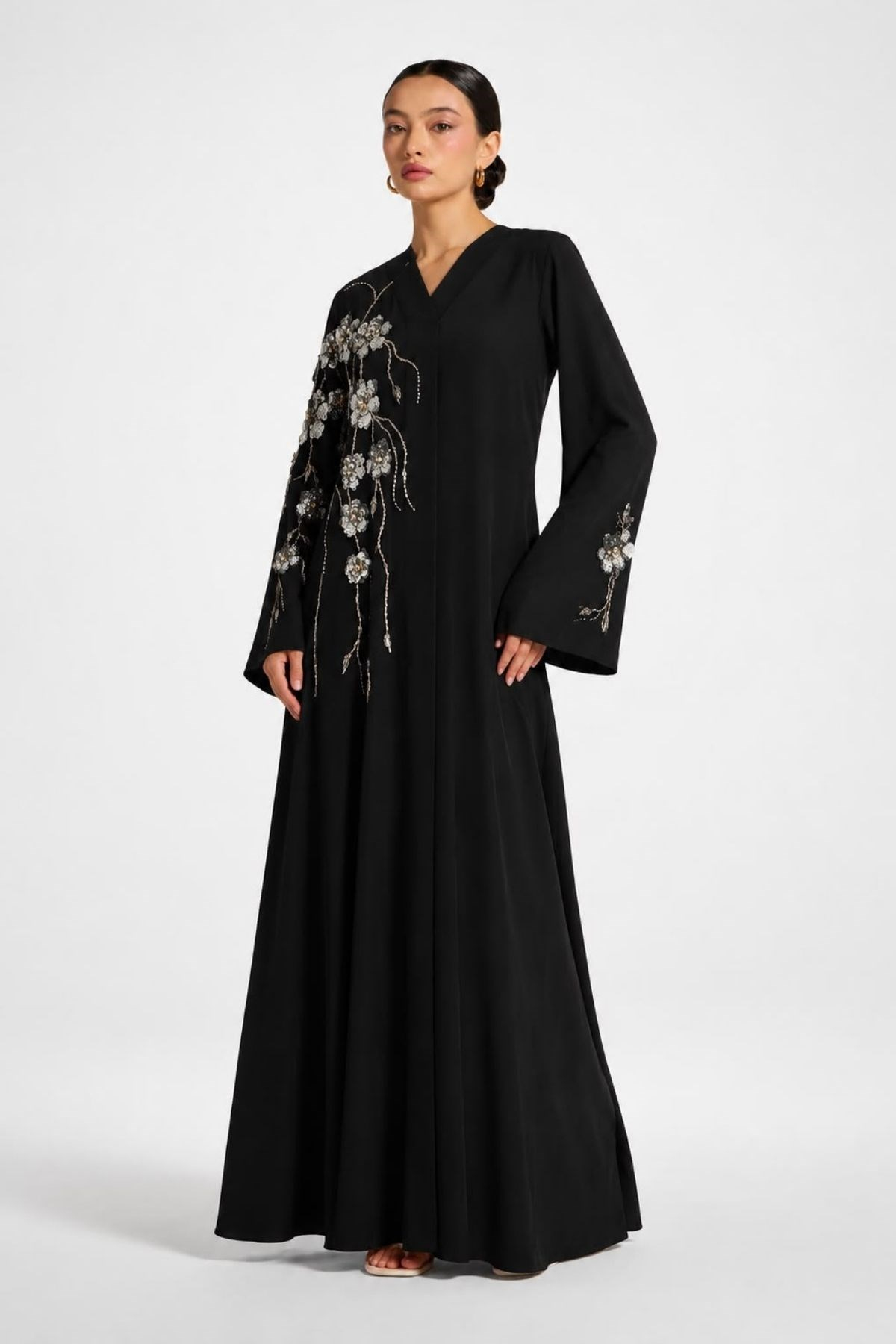 Nisra Çiçek İşlemeli Özel Tasarım Abaya