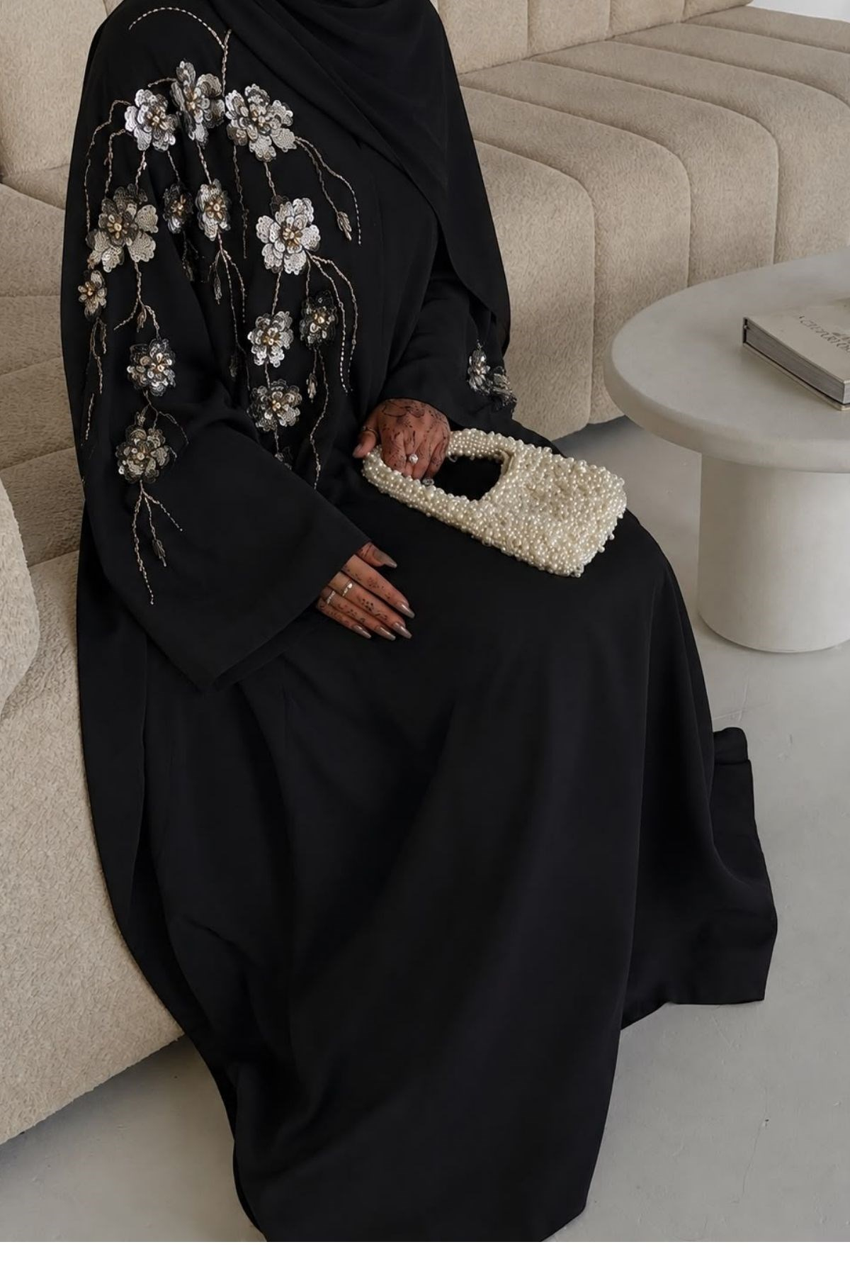 Nisra Çiçek İşlemeli Özel Tasarım Abaya