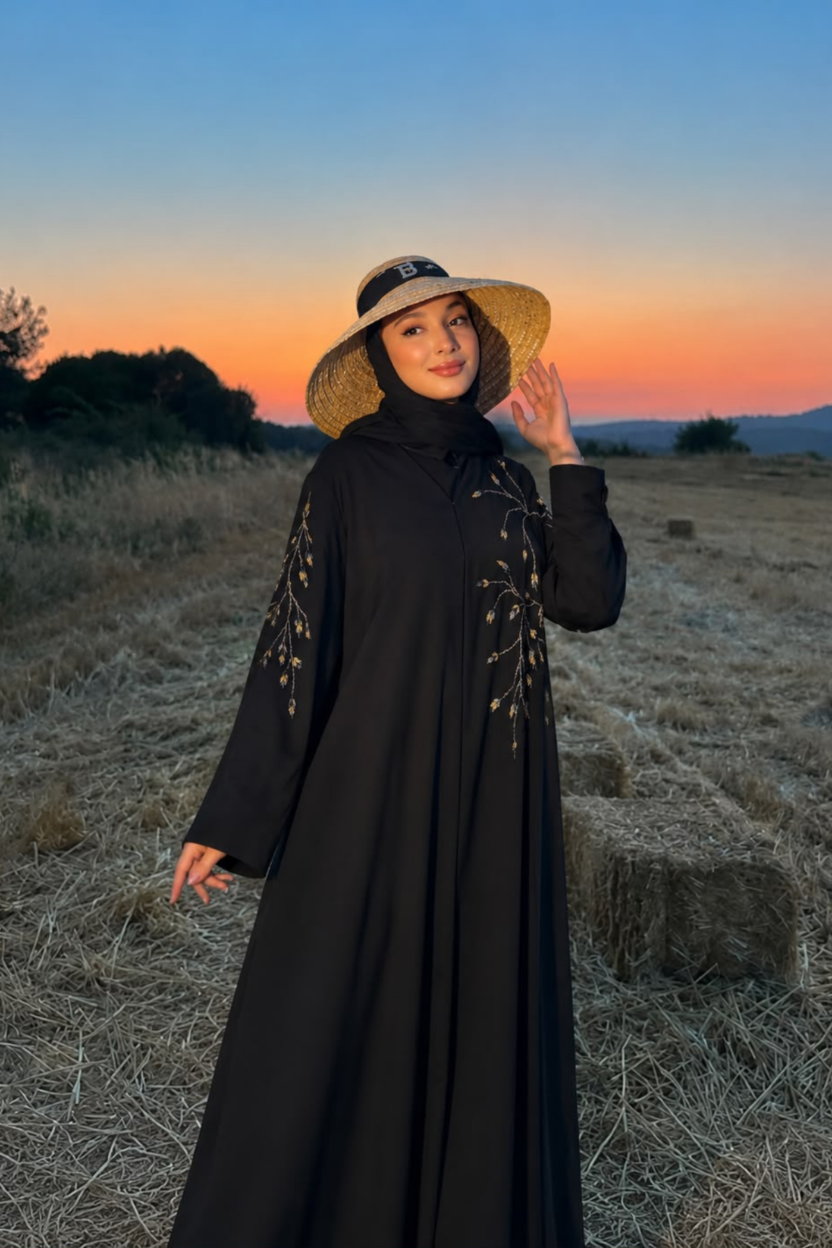 Özel İthal İşlemeli Siyah Abaya