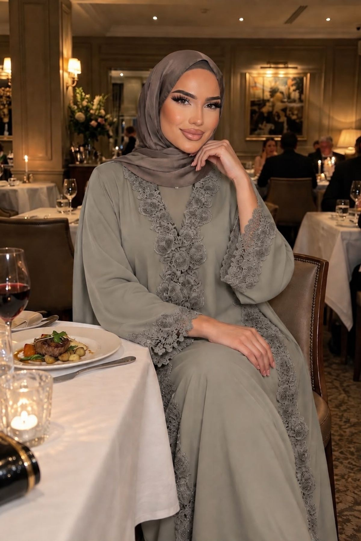 Özel Tasarım Dubai İpeği El İşlemeli İnce Dantel Taşlı Su Yeşili Abaya 