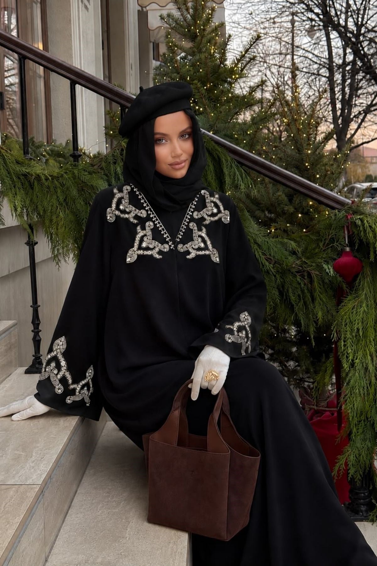 Seray Özel İşlemeli  Siyah Abaya