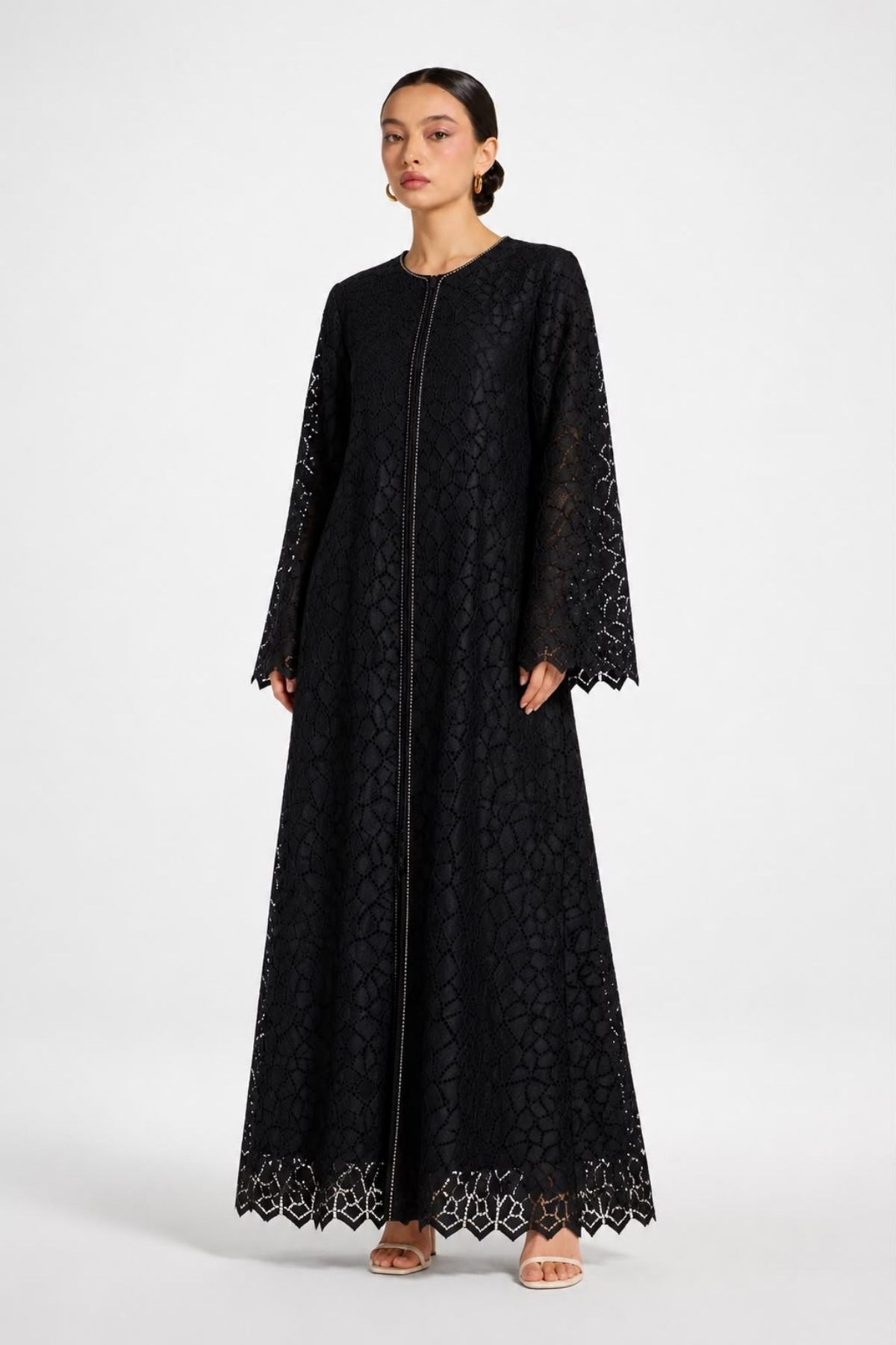 Siyah Dantel İşlemeli Abaya Takımı