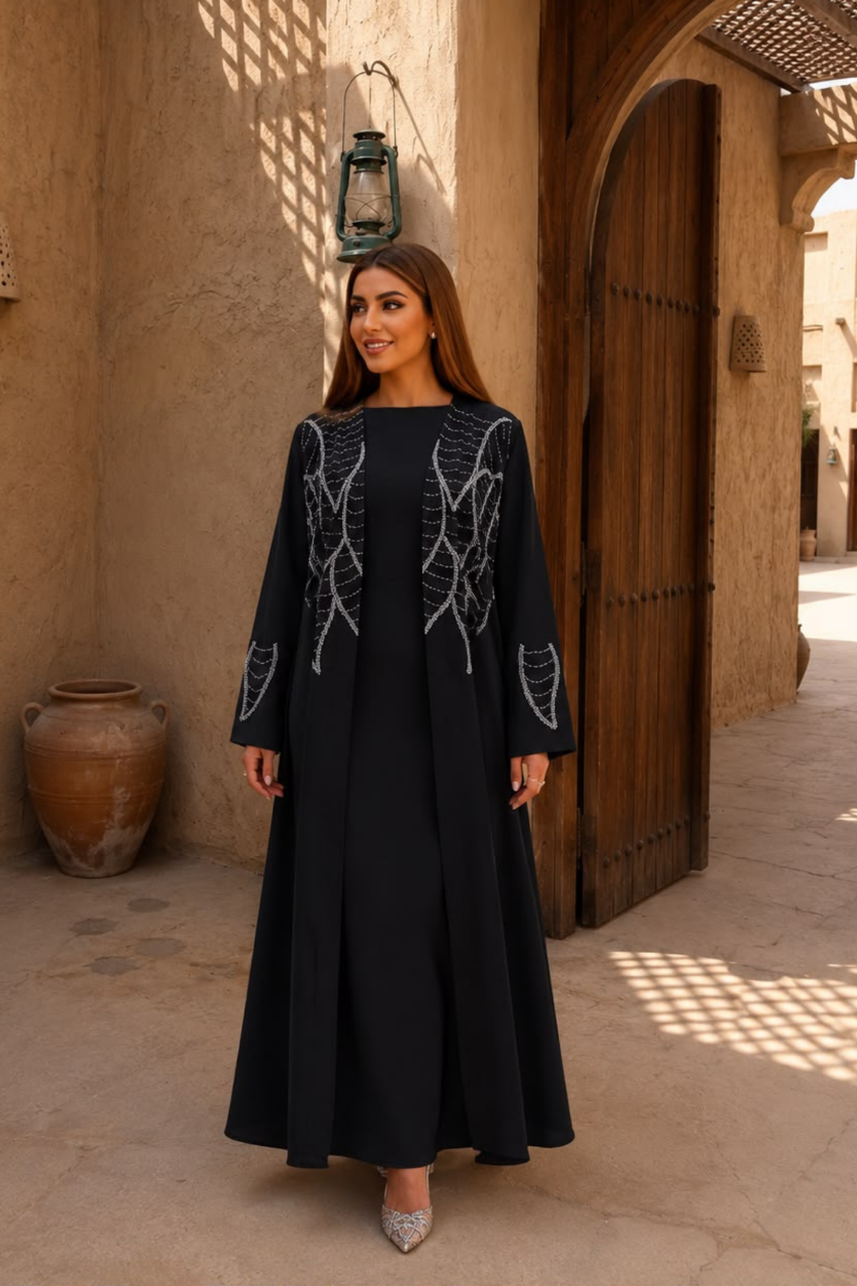 Siyah Taş İşlemeli Yaprak Desenli Uzun Kimono Abaya