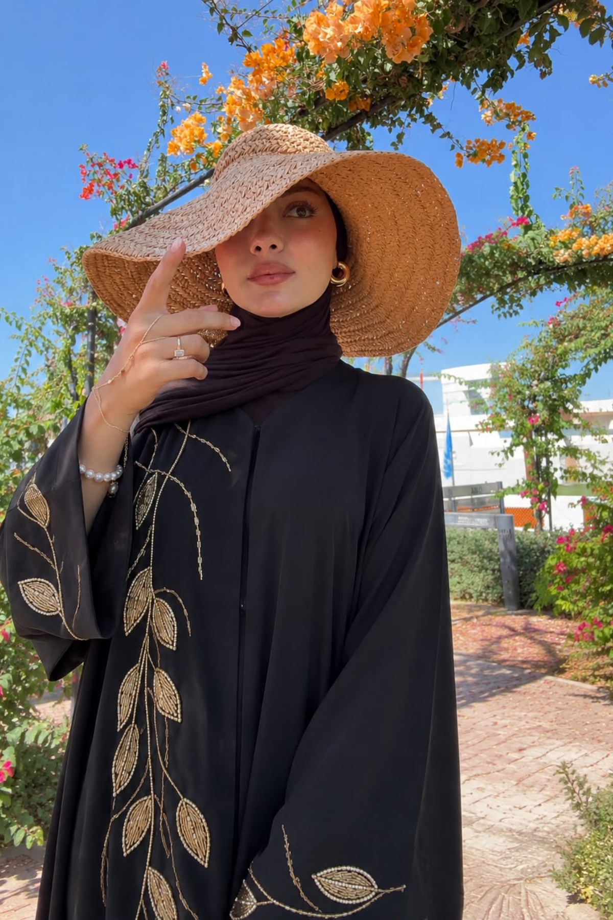 Yaprak Desenlii Özel İthal Siyah Abaya
