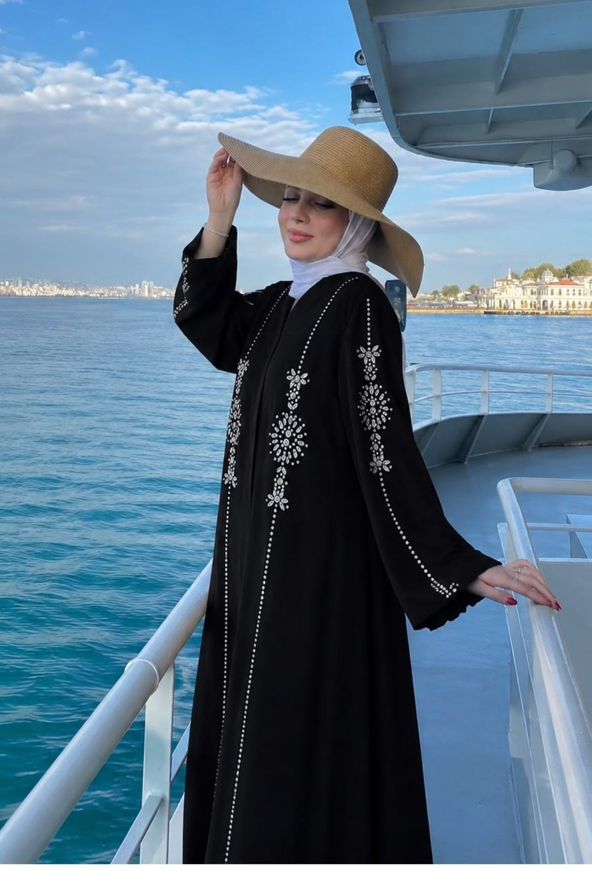 Zümrüt İnci Siyah Abaya