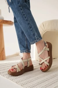 Bej Hakiki Deri Sandalet TR31MY59F