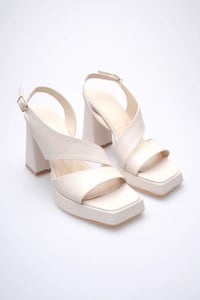 Bej Kadın Topuklu Platform Sandalet TR12MY04C
