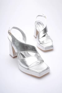 Gümüş Kadın Topuklu Platform Sandalet TR12MY04F