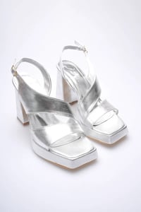 Gümüş Kadın Topuklu Platform Sandalet TR12MY04F