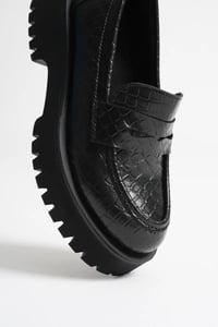 Kadın Günlük Siyah Kroko Loafer Ayakkabı TR10MS02G