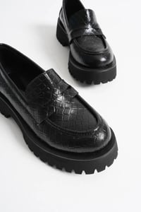 Kadın Günlük Siyah Kroko Loafer Ayakkabı TR10MS02G