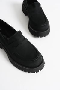 Kadın Günlük Siyah Süet Loafer Ayakkabı TR10MS02C