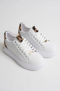 Leopar Detaylı Beyaz Kadın Spor Ayakkabı TR01MS03C