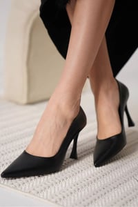 Siyah Cilt Kadın Stiletto TR18MS03F