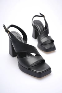 Siyah Kadın Topuklu Platform Sandalet TR12MY04A
