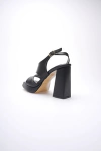 Siyah Kadın Topuklu Platform Sandalet TR12MY04A