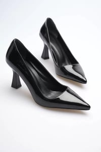 Siyah Rugan Topuklu Kadın Stiletto TR20MS02E