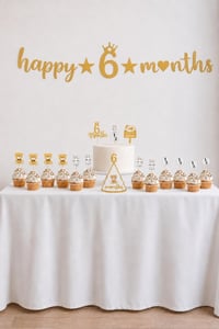 6 Ay Temalı Bebek Parti Seti Gold – Happy 6 Months Banner, Pasta Süsü, Kürdan Süs ve Parti Şapkası Seti
