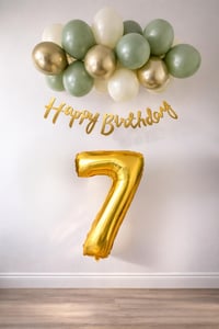 7 Yaş Küf Yeşili Deniz Kumu ve Krom Gold Balonlu Konsept  Doğum Günü Seti