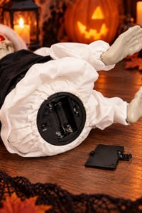 Cadılar Bayramı Ağlayan Beyaz Hayalet 40 x 25 cm – Kırmızı Işıklı Gözlü Pilli Halloween Dekoru