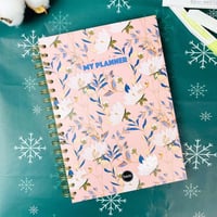 Çiçek Tasarımlı Spiralli Sticker'lı Tarihsiz Konuşan Ajanda Haftalık Planlayıcı Defter