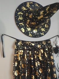 Halloween Cadılar Bayramı Gold Desenli Cadı Şapka ve Pelerin Set