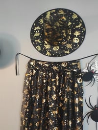 Halloween Cadılar Bayramı Gold Desenli Cadı Şapka ve Pelerin Set