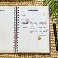 Havada Aşk Var Tasarımlı Spiralli Sticker'lı Tarihsiz Konuşan Ajanda Haftalık Planlayıcı Defter