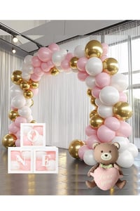 Krom Gold, Makaron Pembe ve Beyaz Balon Temalı 1 Yaş Set; ONE Kutu Pembe Kalpli Ayıcık Folyo Ve Balon Zincir Set
