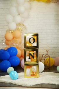 One Yazılı Gold Kutu ve Balon Seti Bebek 1 Yaş Doğum Günü Kutlama