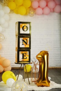 One Yazılı Gold Kutu ve Balon Seti Bebek 1 Yaş Doğum Günü Kutlama