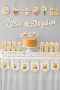 Papatya Temalı Doğum Günü Parti Seti– İyi Ki Doğdun Banner, Tavan Sarkıt, Gözlük, Pasta Süsü ve Mısır Kutusu