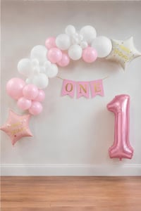 Pembe ONE 1 Yaş Doğum Günü Parti Seti – Beyaz ve Pembe Balon Süsleme Seti
