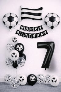 Siyah Beyaz Futbol Temalı 7 Yaş Doğum Günü Balon Seti