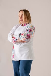 C-24 FLOWERY SKULL - Çiçek ve Kuru Kafa Desenli Beyaz Şef Ceketi  Kadın