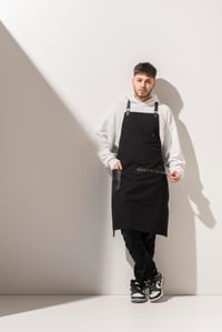 D-137 JOSEPH -  Siyah Deri Detay ve Askılı Siyah Önlük 