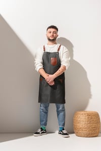 D-140 JOLIE - Tarçın Rengi Deri Detaylı Çapraz Askılı Gri Kot Önlük 