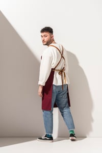 D-146 KEVIN - Tarçın Rengi Deri Askılı Bordo Önlük 