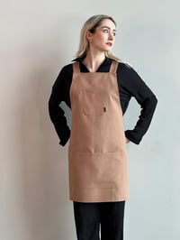 K-155 HOLLY - Çapraz Askılı Hazelnut Önlük 