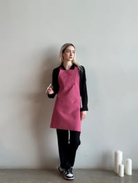 K-155 HOLLY - Çapraz Askılı Koyu Pembe Önlük 