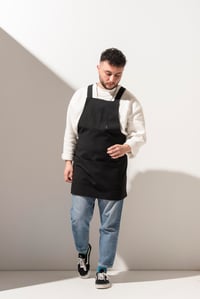 K-155 HOLLY - Çapraz Askılı Siyah Önlük 