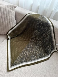 Haki Renk Çift Taraflı  Etnik Desen Fular 70x70