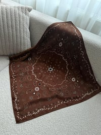 Kahverengi Etnik Desen Fular 70x70
