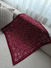 Koyu Kırmızı Etnik Desen Fular 70x70