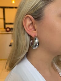 Marka Model Bombeli Silver Halka Küpe