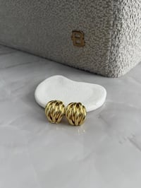 Marka Model Gold Altı Sıralı Küpe