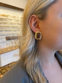Marka Model Gold Kenarlı Kahverengi Küpe
